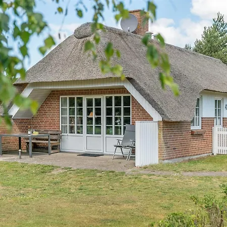 Hakun - 4km From The Sea By Interhome