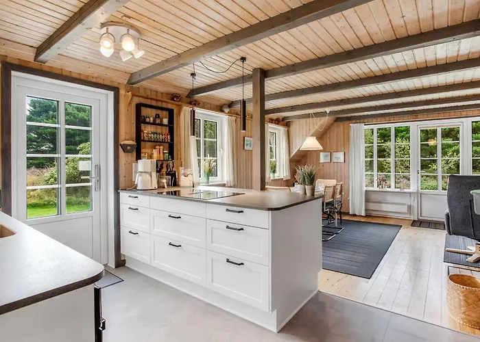 Hakun - 4km From The Sea By Interhome